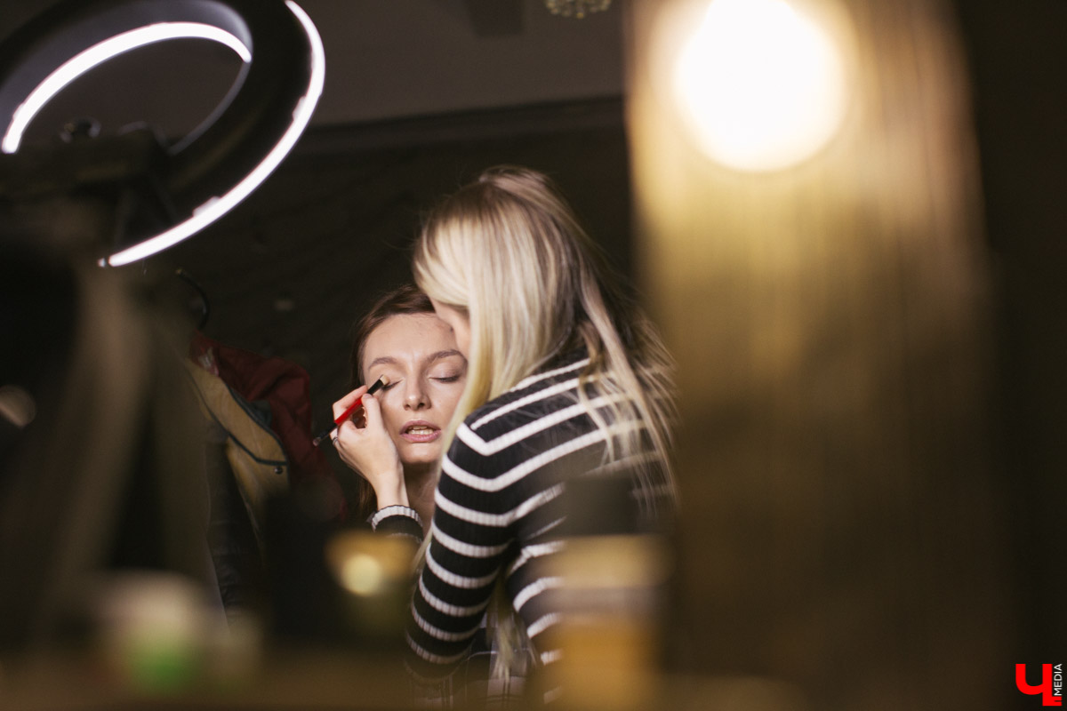 17 ноября прошли съемки первых моделей для календаря “Ключ-Медиа 2020”, который будет выдержан в спортивной тематике. Три очаровательных девушки предстали перед объективом владимирского фотографа Алены Смоляк - Виктория Силантьева, Наталия Костина и Александра Некрасова