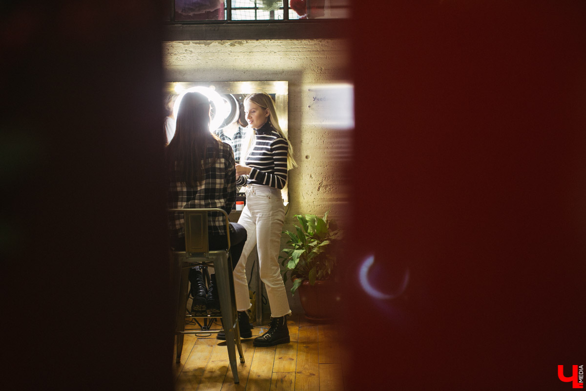 17 ноября прошли съемки первых моделей для календаря “Ключ-Медиа 2020”, который будет выдержан в спортивной тематике. Три очаровательных девушки предстали перед объективом владимирского фотографа Алены Смоляк - Виктория Силантьева, Наталия Костина и Александра Некрасова