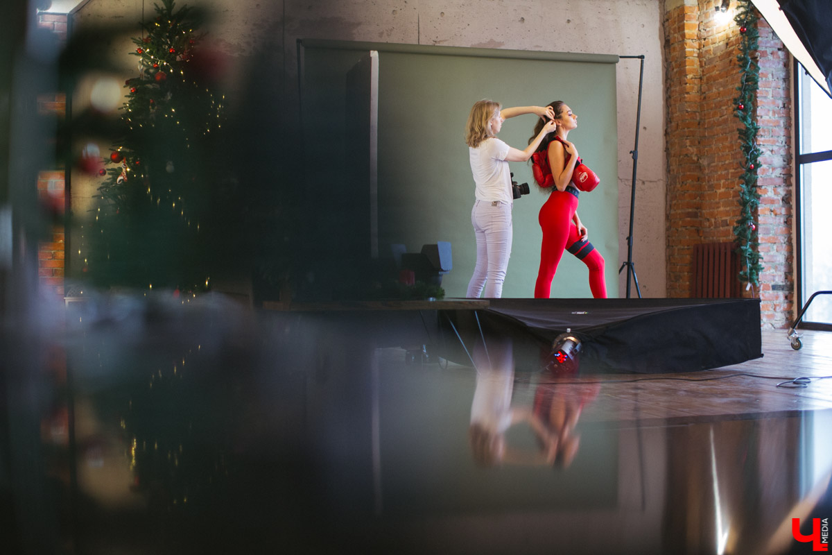 17 ноября прошли съемки первых моделей для календаря “Ключ-Медиа 2020”, который будет выдержан в спортивной тематике. Три очаровательных девушки предстали перед объективом владимирского фотографа Алены Смоляк - Виктория Силантьева, Наталия Костина и Александра Некрасова