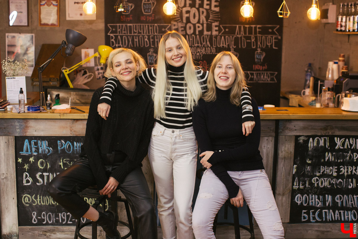 17 ноября прошли съемки первых моделей для календаря “Ключ-Медиа 2020”, который будет выдержан в спортивной тематике. Три очаровательных девушки предстали перед объективом владимирского фотографа Алены Смоляк - Виктория Силантьева, Наталия Костина и Александра Некрасова