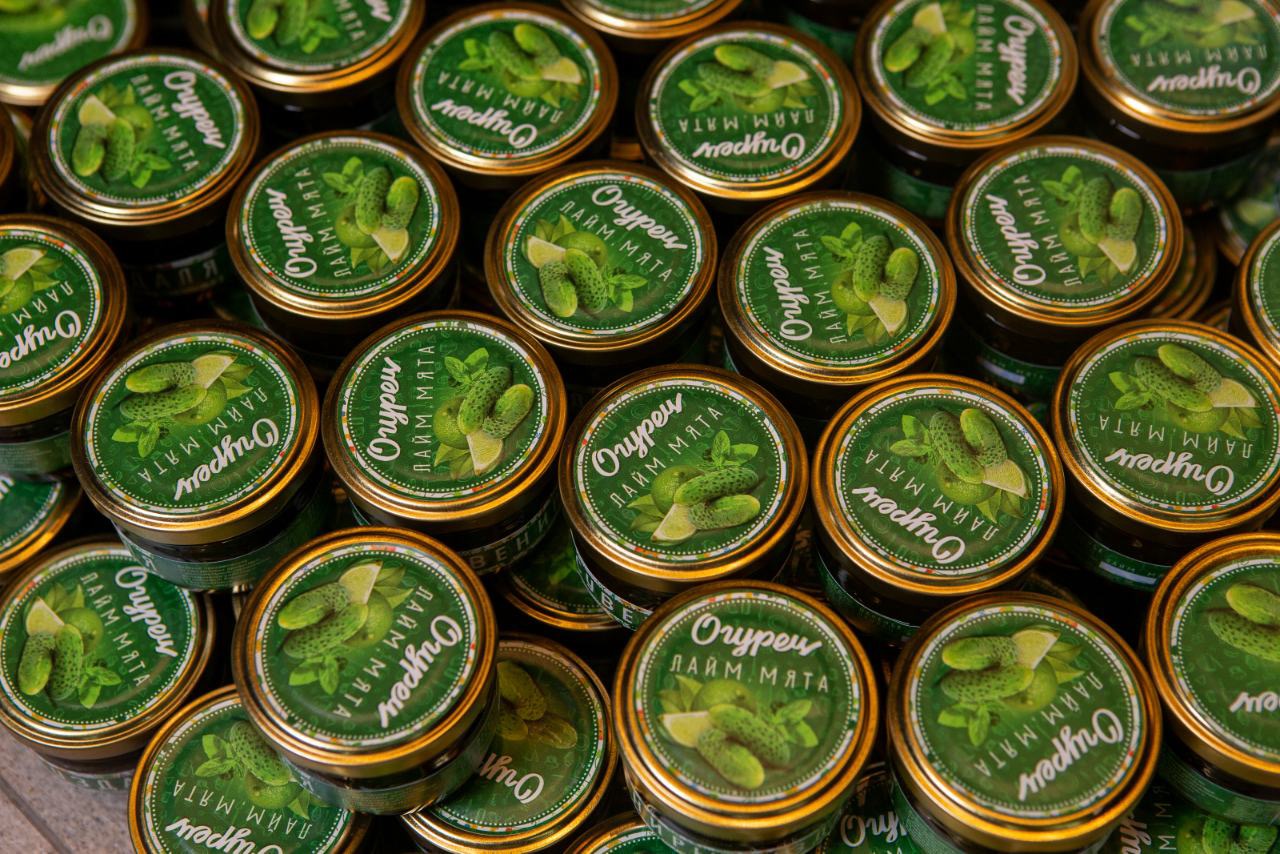 YouTube-канал “Kuzno Productions” опубликовал новое видео. На этот раз итальянцы дегустировали суздальское варенье из огурцов