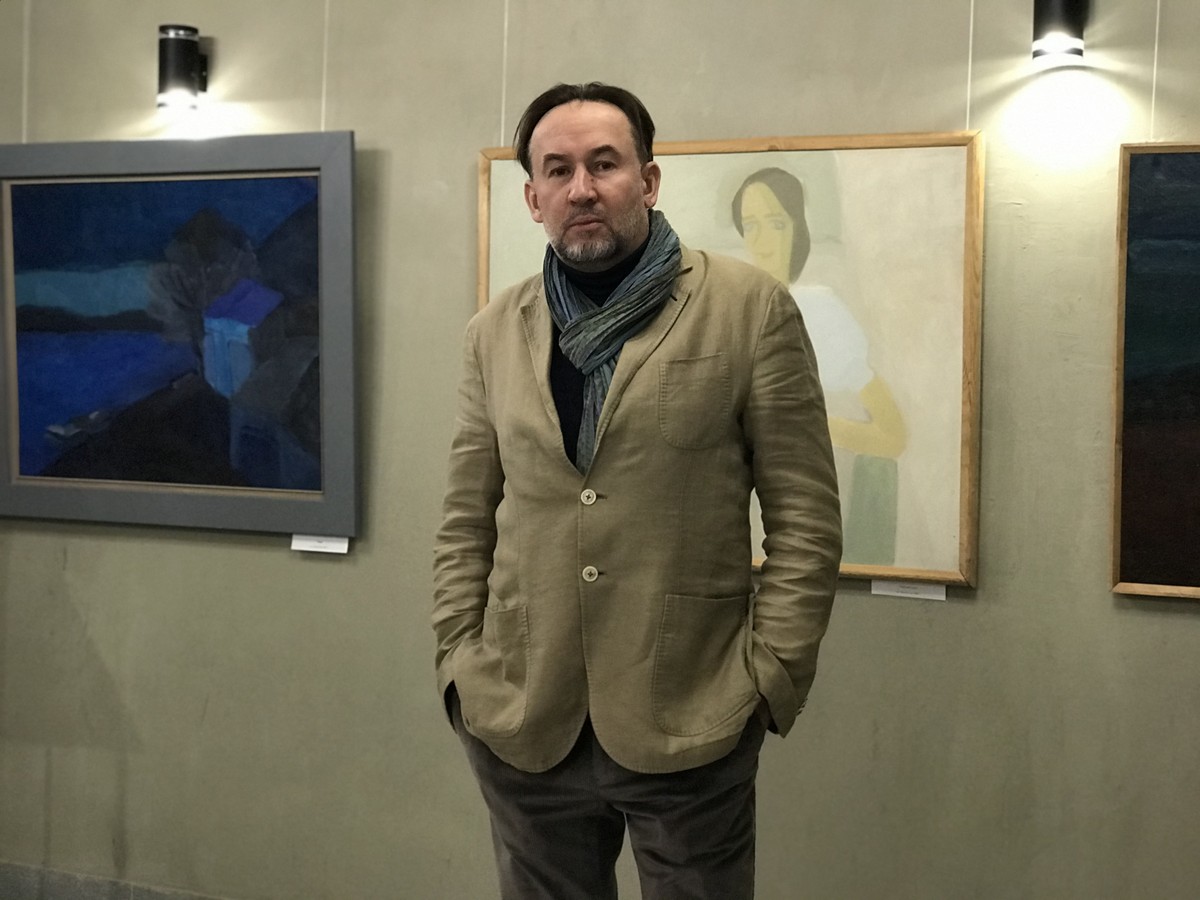 В лофт-пространстве «Фабрика» расположились около 135 картин знаменитого художника Виктора Дынникова. Выставка посвящена его 80-летию и будет работать до 10 декабря.