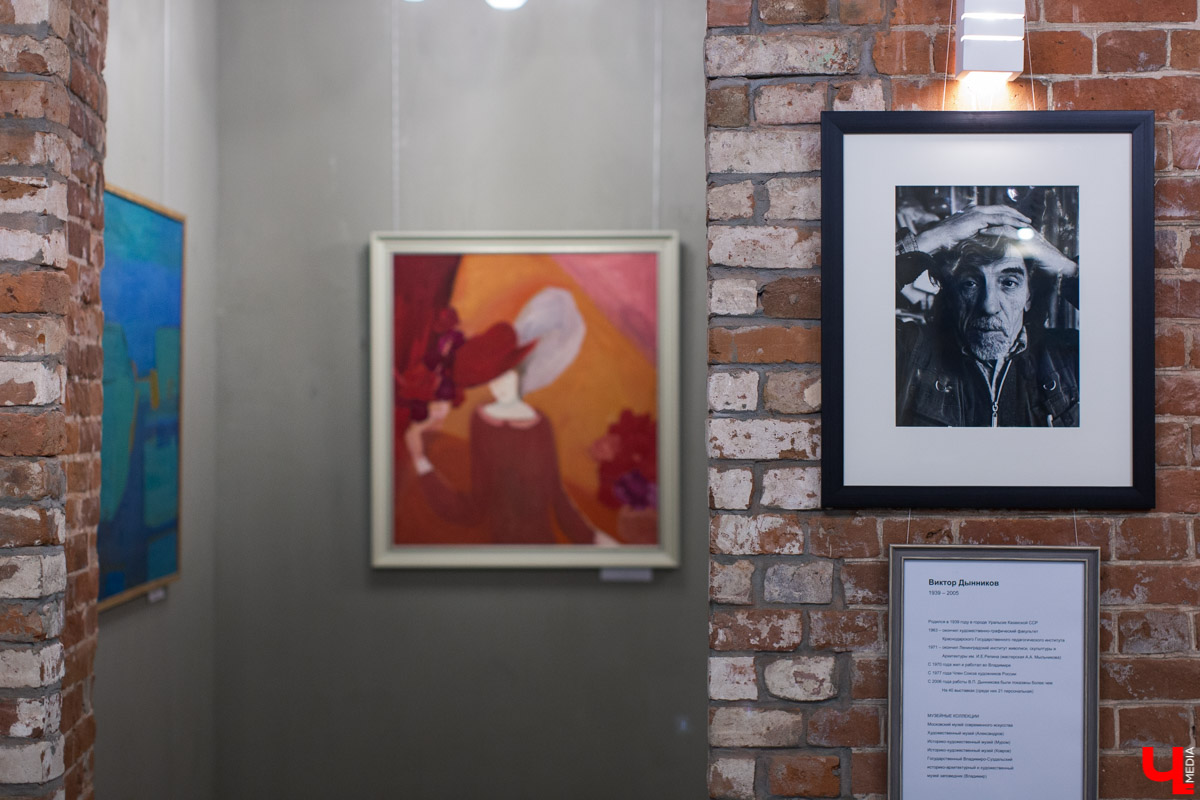 В лофт-пространстве «Фабрика» расположились около 135 картин знаменитого художника Виктора Дынникова. Выставка посвящена его 80-летию и будет работать до 10 декабря.