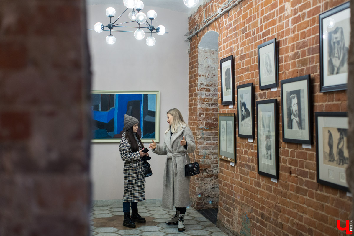 В лофт-пространстве «Фабрика» расположились около 135 картин знаменитого художника Виктора Дынникова. Выставка посвящена его 80-летию и будет работать до 10 декабря.