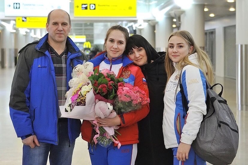 На днях в Россию из Южной Кореи вернулась уроженка Юрьев-Польского Анастасия Хомячкова. В свои 22 года она уже стала чемпионкой мира по самбо в весовой категории 72 кг. Нам удалось немного пообщаться со спортсменкой и выяснить подробности ее фееричного выступления