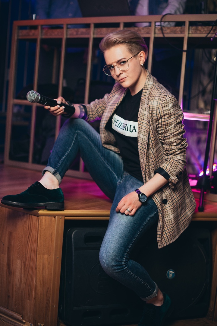 23-летняя Ирина Коновалова, а если коротко, то просто Ирэн, представляет Владимирскую область на популярном ТВ-шоу «Новая звезда». Съемки 1-го тура уже прошли. В связи с этим мы пообщались с Ириной