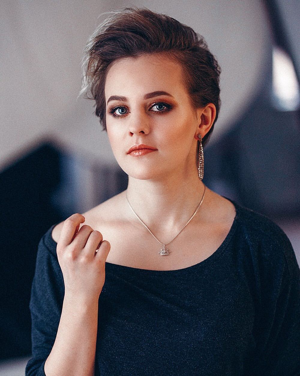 23-летняя Ирина Коновалова, а если коротко, то просто Ирэн, представляет Владимирскую область на популярном ТВ-шоу «Новая звезда». Съемки 1-го тура уже прошли. В связи с этим мы пообщались с Ириной