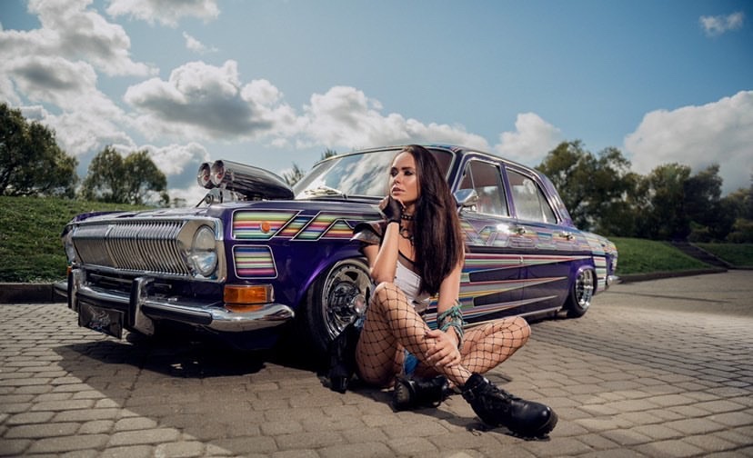 29-летняя Татьяна Волкова-Полянская детский и семейный фотограф. Лишь после работы она перевоплощается в страстную диву pole dance