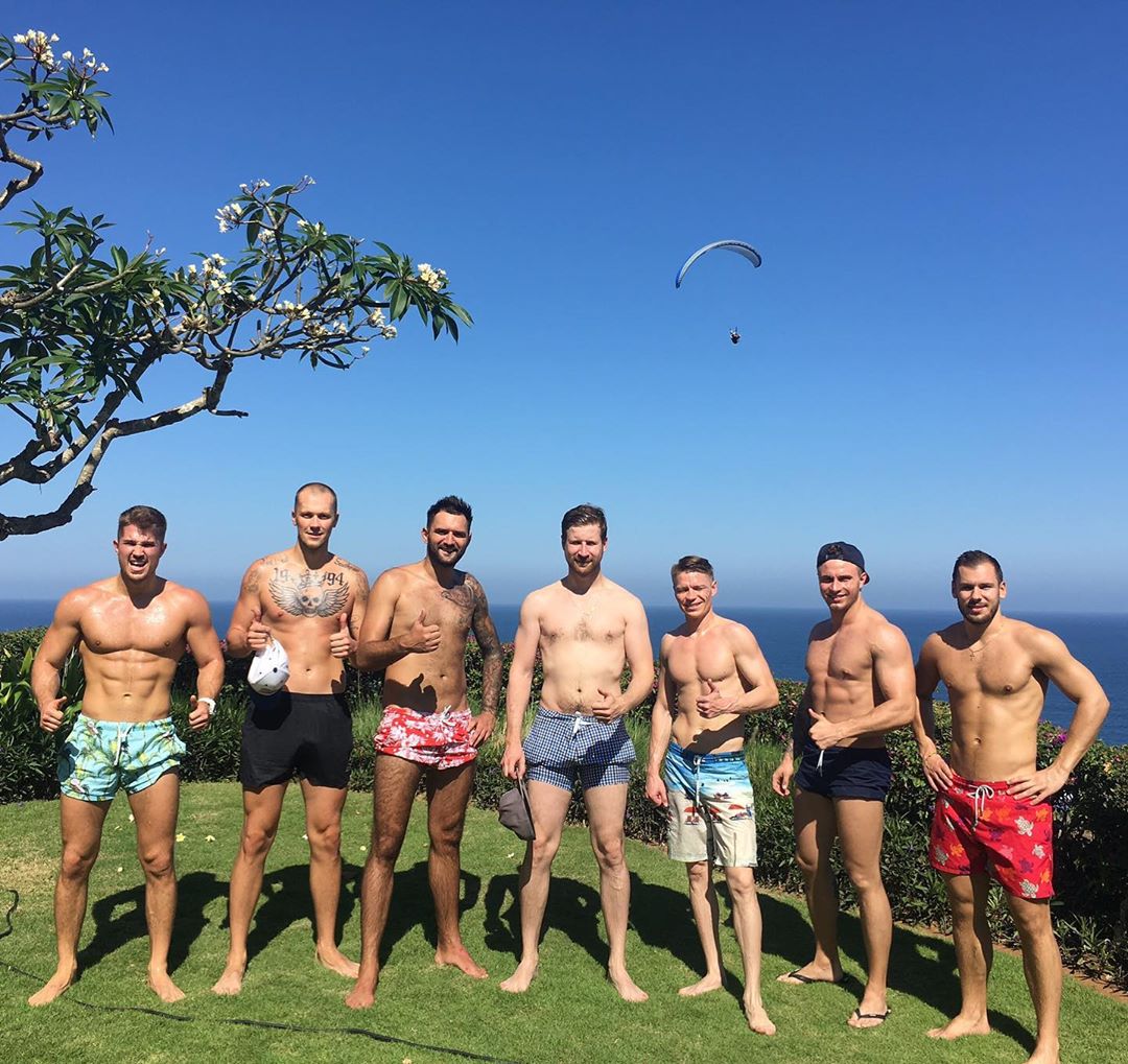 Все! Не за кого больше болеть нам в шоу “План Б”. Ольга Бузова попрощалась с Никитой Анисимовым из Гусь-Хрустального, ссылаясь на его безынициативность. Подробнее обо всем парень рассказал в интервью для нашего издания