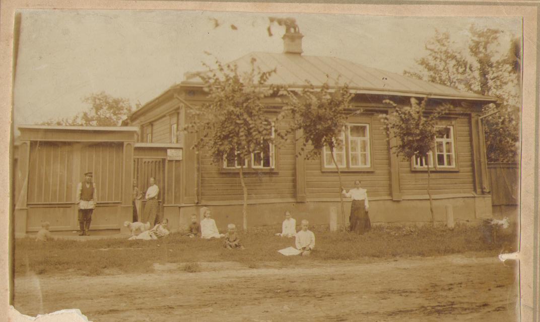 Коллекционер ретро-фото Александр Пронин помог нам составить подборку домов, которых больше нет на улицах Владимира