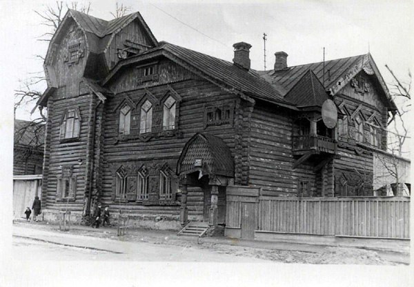 Коллекционер ретро-фото Александр Пронин помог нам составить подборку домов, которых больше нет на улицах Владимира