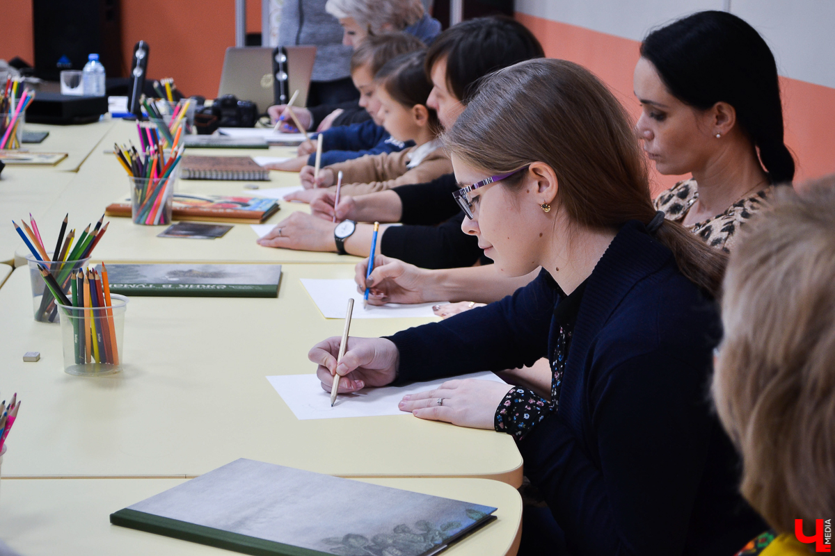 В Областной библиотеке для детей и молодежи состоялся мастер-класс Юрия Норштейна, знаменитого режиссера мультипликационного кино и автора большинства советских мультфильмов, на которых выросло несколько поколений. Первое, с чем ассоциируется фамилия Норштейн у любителей «нарисованного кино», - это «Ежик в тумане» и заставка к передаче «Спокойной ночи, малыши!»