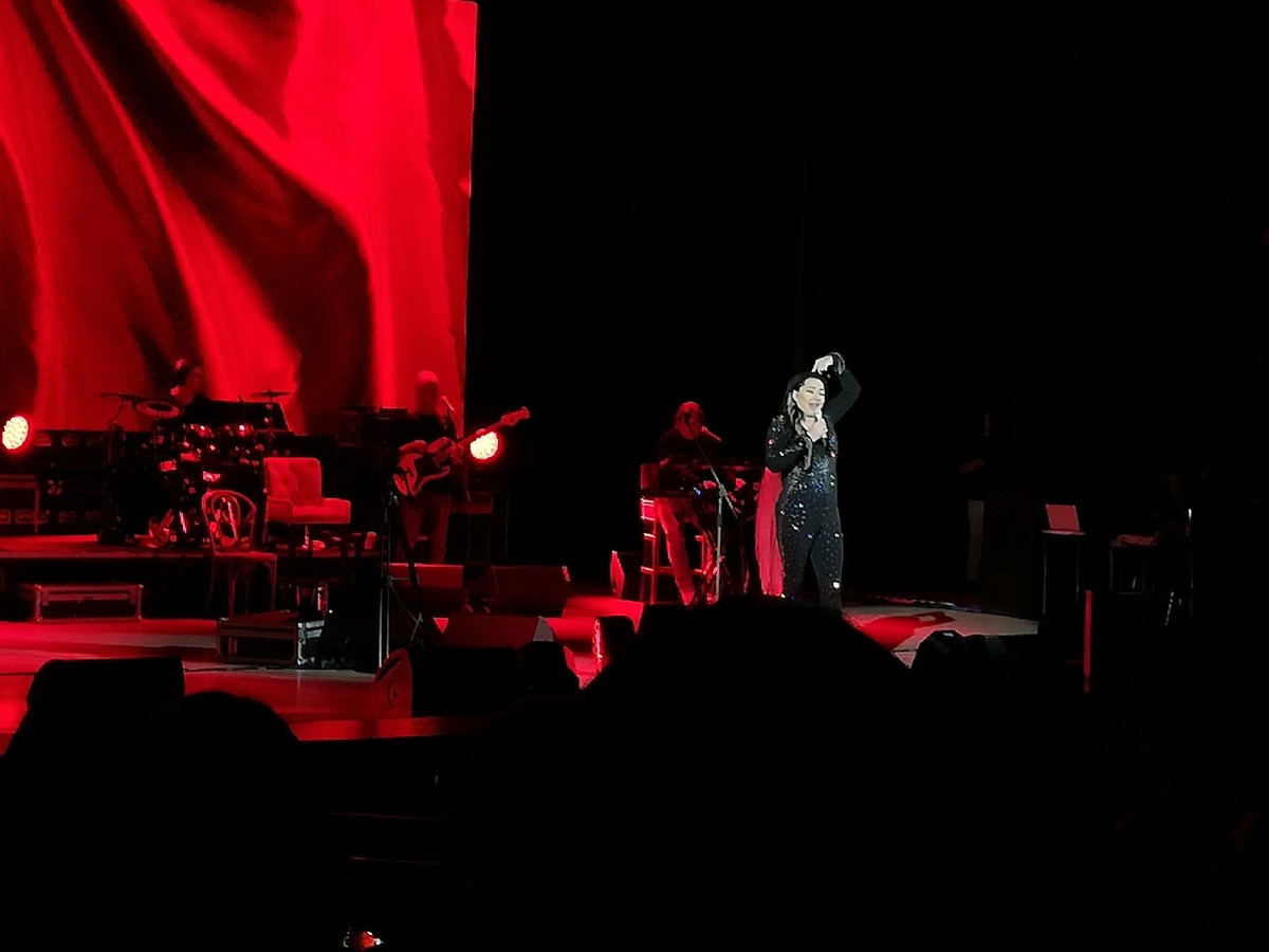 Сценические монологи веселой Лолиты как отдельный вид искусства. О чем певица рассказывала на концерте во Владимире и что ей отвечали зрители?