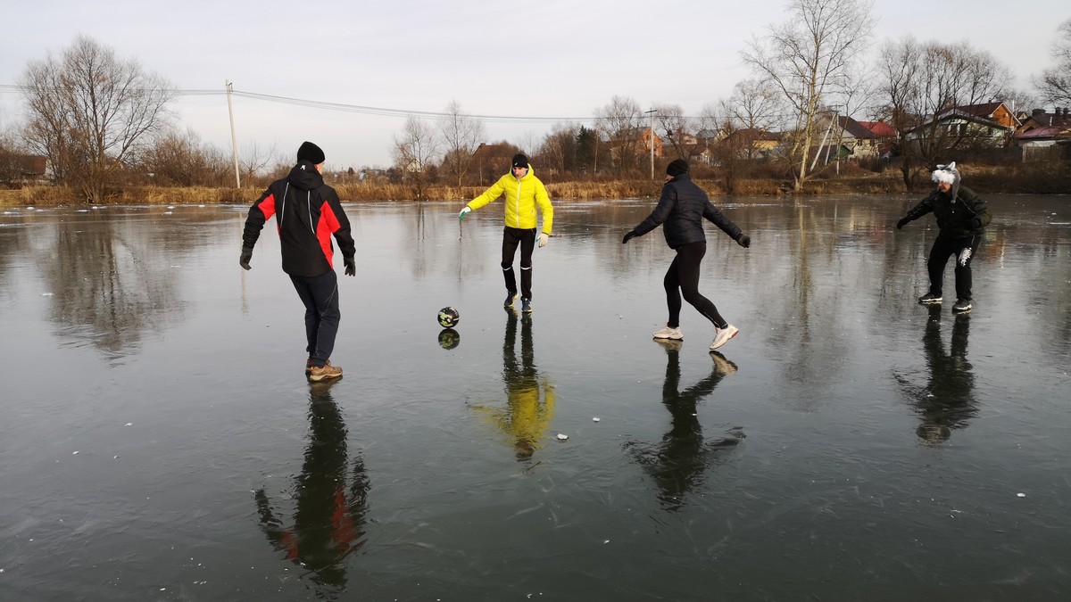 Как получать адреналин и перестать болеть? Приобщиться к владимирскому ЗОЖ-клубу! На днях местные активисты эффектно отметили День моржа