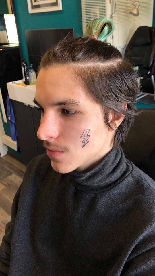 Набить портрет президента не страшно, хотя... там? Читайте, на каких частях тела делают татуировки самые сумасшедшие владимирские ребята