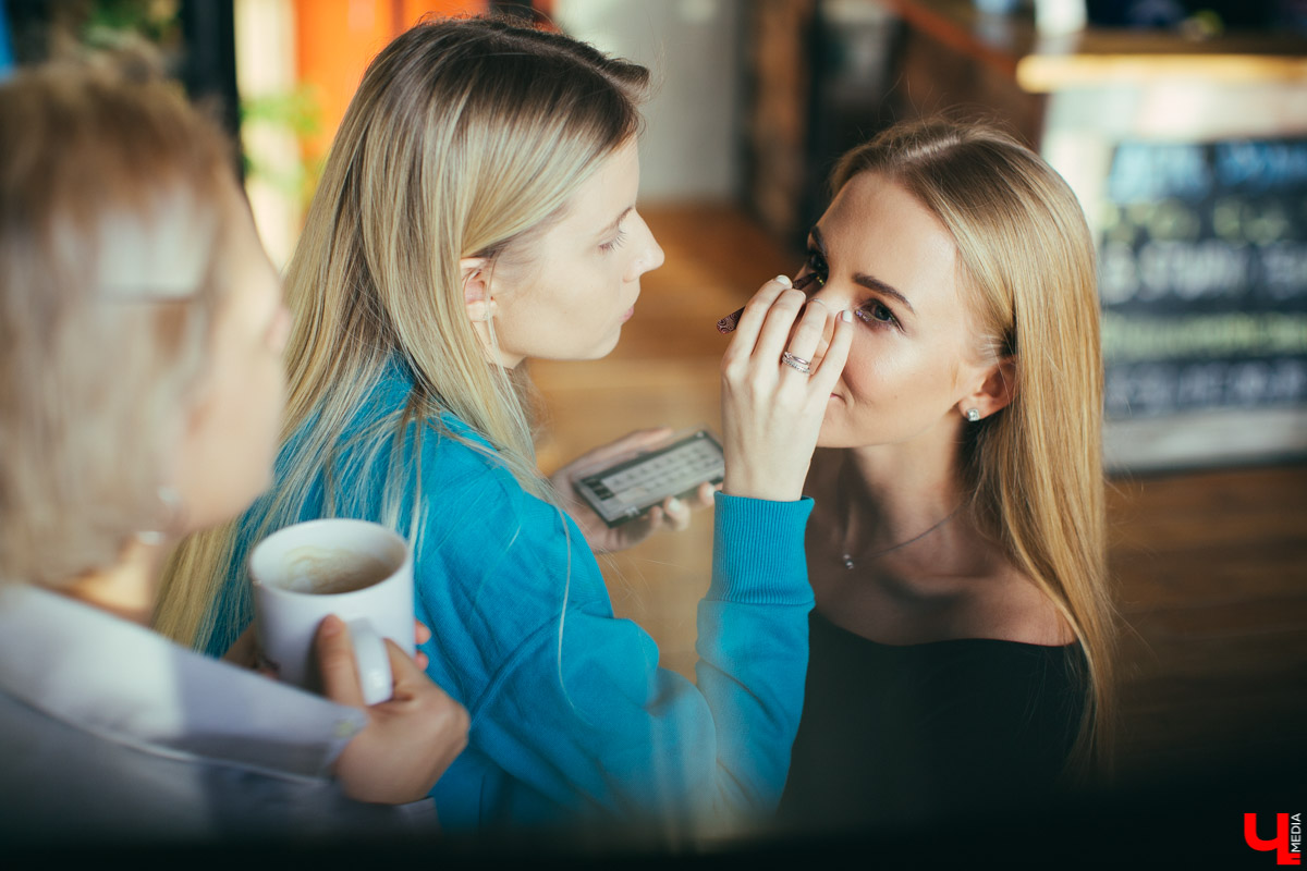 В студии People 25 ноября вновь кипела работа над календарем «Ключ-Медиа 2020». Три владимирские девушки перевоплотились в очаровательных спортсменок и предстали перед объективом фотографа Алены Смоляк