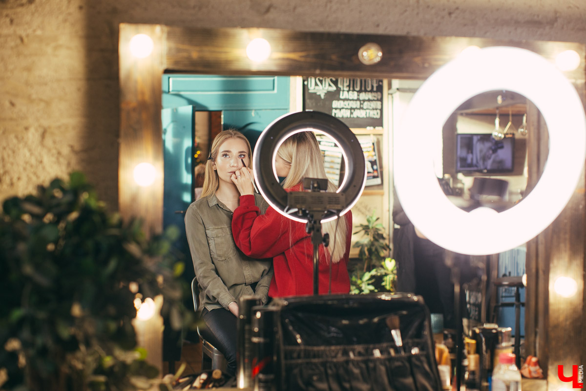 В студии People 25 ноября вновь кипела работа над календарем «Ключ-Медиа 2020». Три владимирские девушки перевоплотились в очаровательных спортсменок и предстали перед объективом фотографа Алены Смоляк