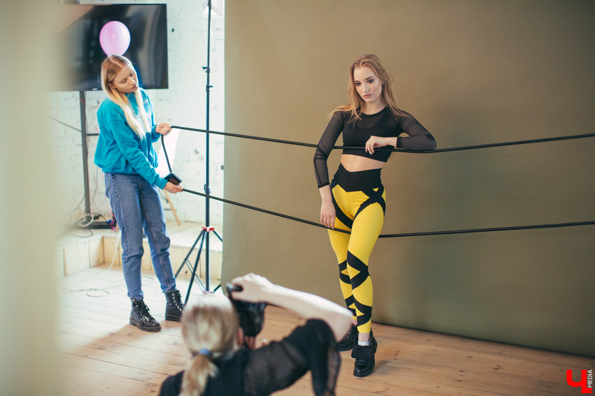 В студии People 25 ноября вновь кипела работа над календарем «Ключ-Медиа 2020». Три владимирские девушки перевоплотились в очаровательных спортсменок и предстали перед объективом фотографа Алены Смоляк