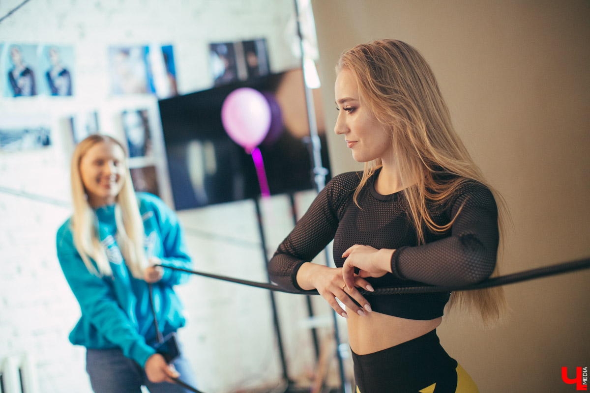 В студии People 25 ноября вновь кипела работа над календарем «Ключ-Медиа 2020». Три владимирские девушки перевоплотились в очаровательных спортсменок и предстали перед объективом фотографа Алены Смоляк