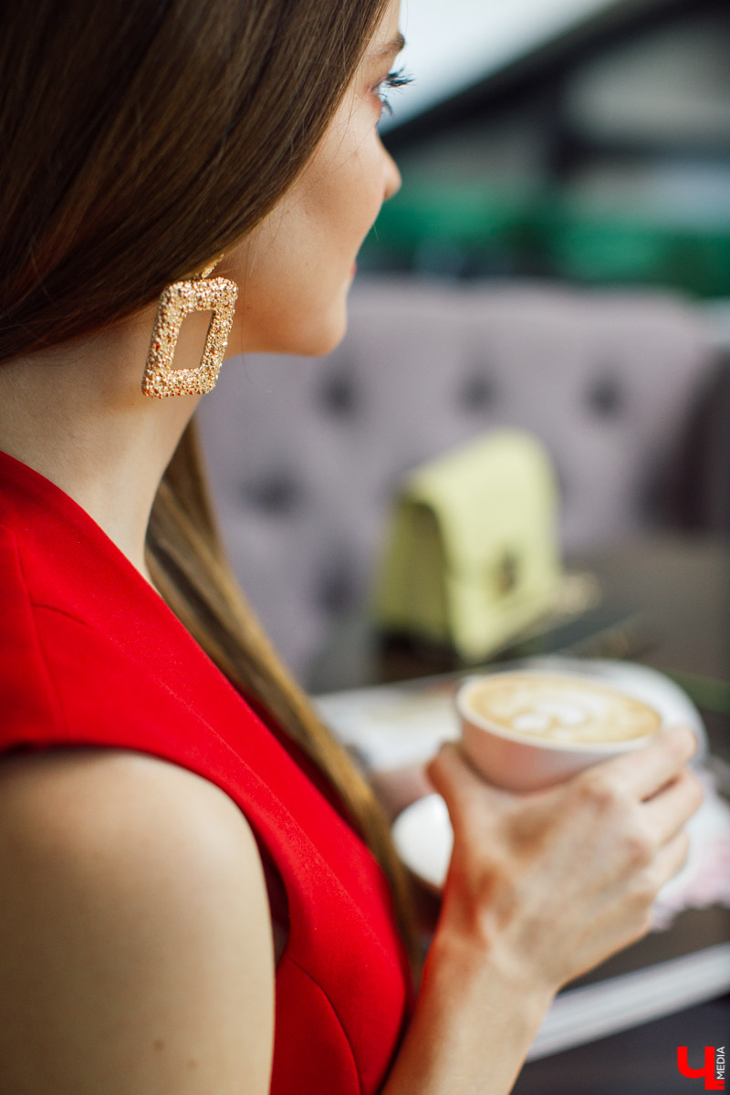 Мария Иванова работает в сфере SMM и PR, параллельно преподает разговорный английский язык для предпринимателей, путешествует, занимается спортом, участвует в рекламных фотосессиях и печатается в журналах. Для такого активного человека важно, чтобы его одежда была комфортной и качественной