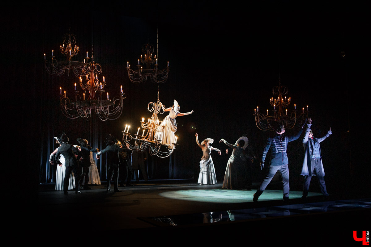 Коварство, ревность и убийство - на подмостках Владимирского драмтеатра “Маскарад” в версии Вадима Данцигера