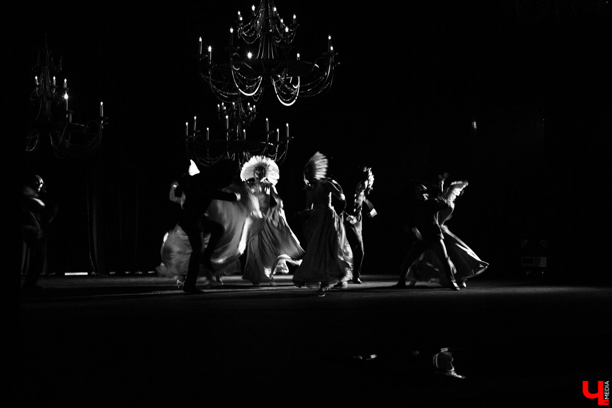 Коварство, ревность и убийство - на подмостках Владимирского драмтеатра “Маскарад” в версии Вадима Данцигера