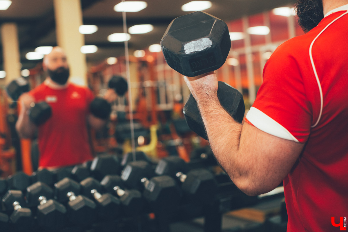 Владимирский фитнес-тренер Дионисис Цакалидис весельчак и очаровашка. Но улыбка его меркнет, когда речь заходит о бодипозитиве