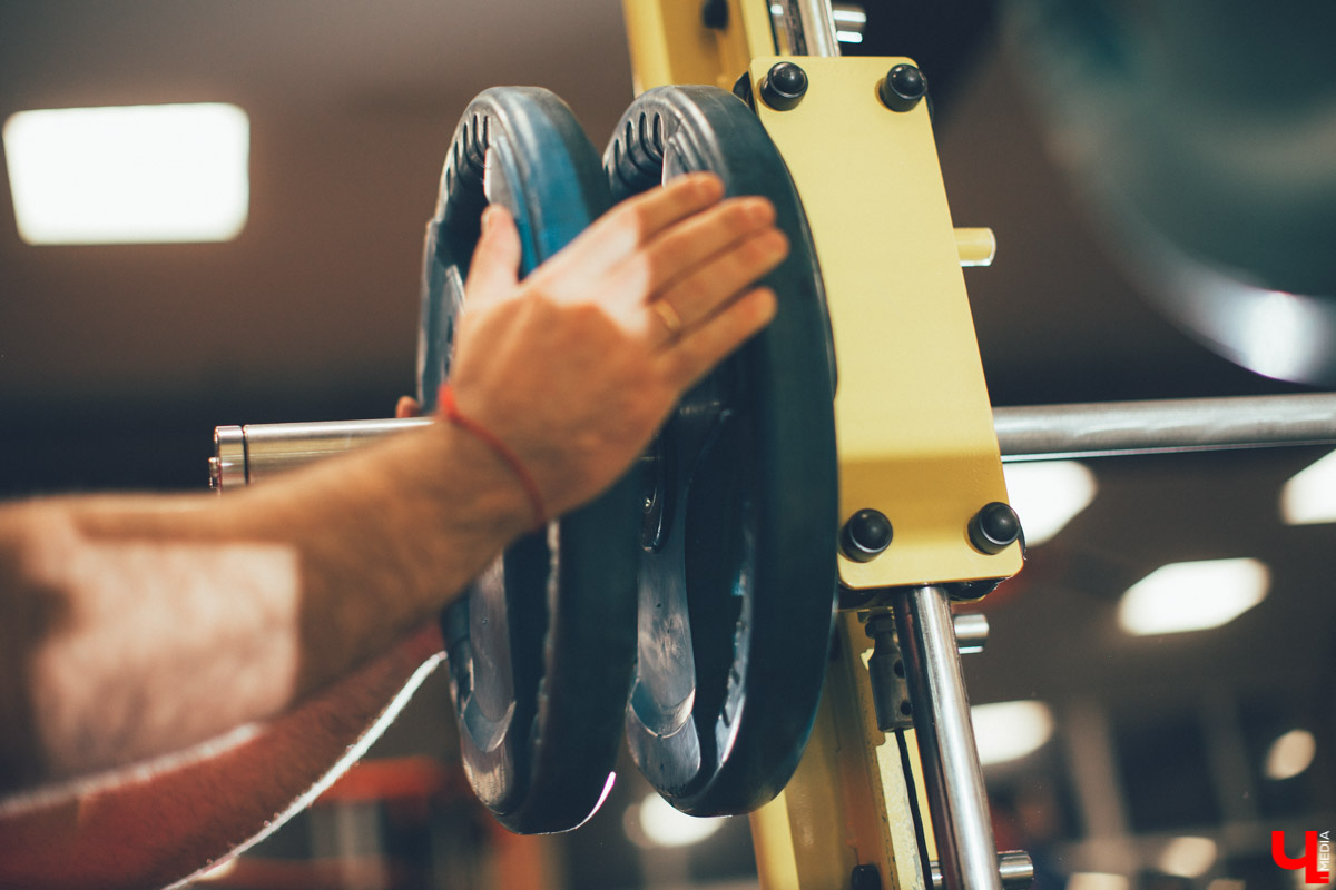 Владимирский фитнес-тренер Дионисис Цакалидис весельчак и очаровашка. Но улыбка его меркнет, когда речь заходит о бодипозитиве