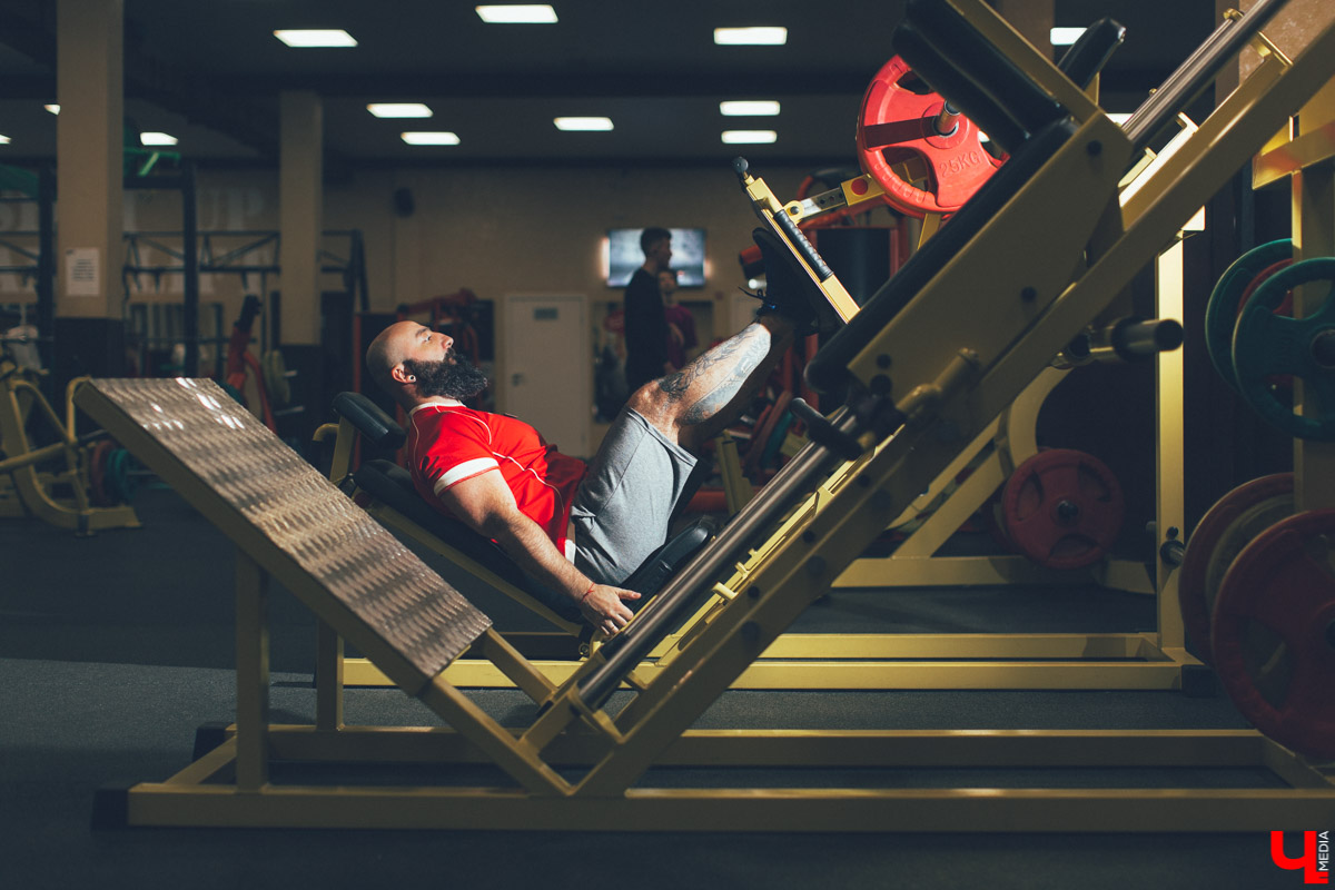 Владимирский фитнес-тренер Дионисис Цакалидис весельчак и очаровашка. Но улыбка его меркнет, когда речь заходит о бодипозитиве