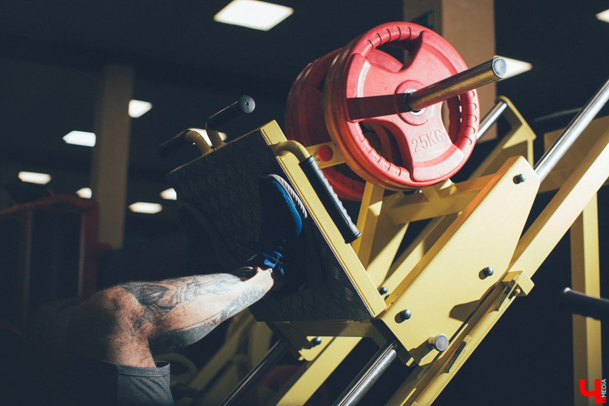Владимирский фитнес-тренер Дионисис Цакалидис весельчак и очаровашка. Но улыбка его меркнет, когда речь заходит о бодипозитиве