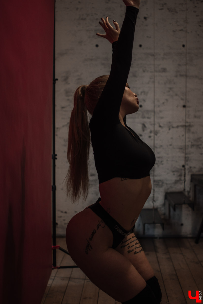 29 ноября прошли еще три фотосессии для календаря “Ключ-Медиа 2020”. На этот раз для фотографа Алены Смоляк позировали сексопильная Елизавета Барышева, стильная Ирина Борисова и милая Ольга Белова