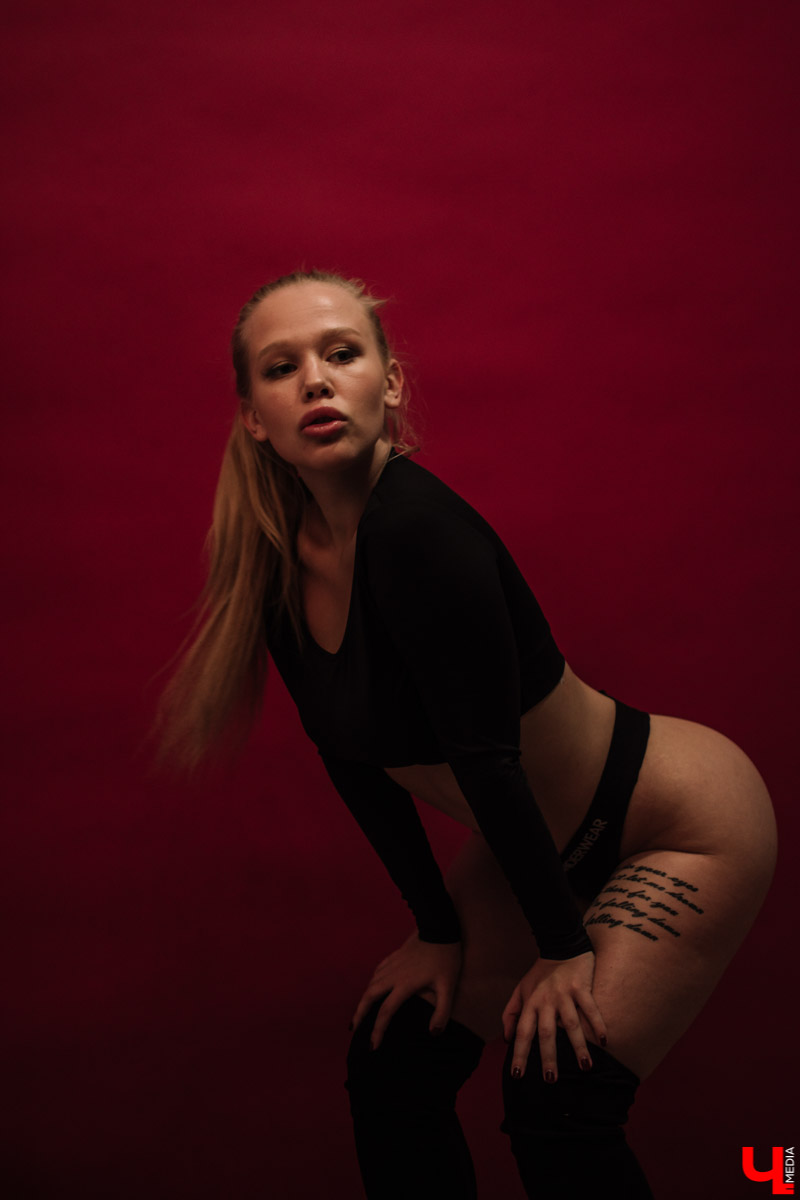 29 ноября прошли еще три фотосессии для календаря “Ключ-Медиа 2020”. На этот раз для фотографа Алены Смоляк позировали сексопильная Елизавета Барышева, стильная Ирина Борисова и милая Ольга Белова