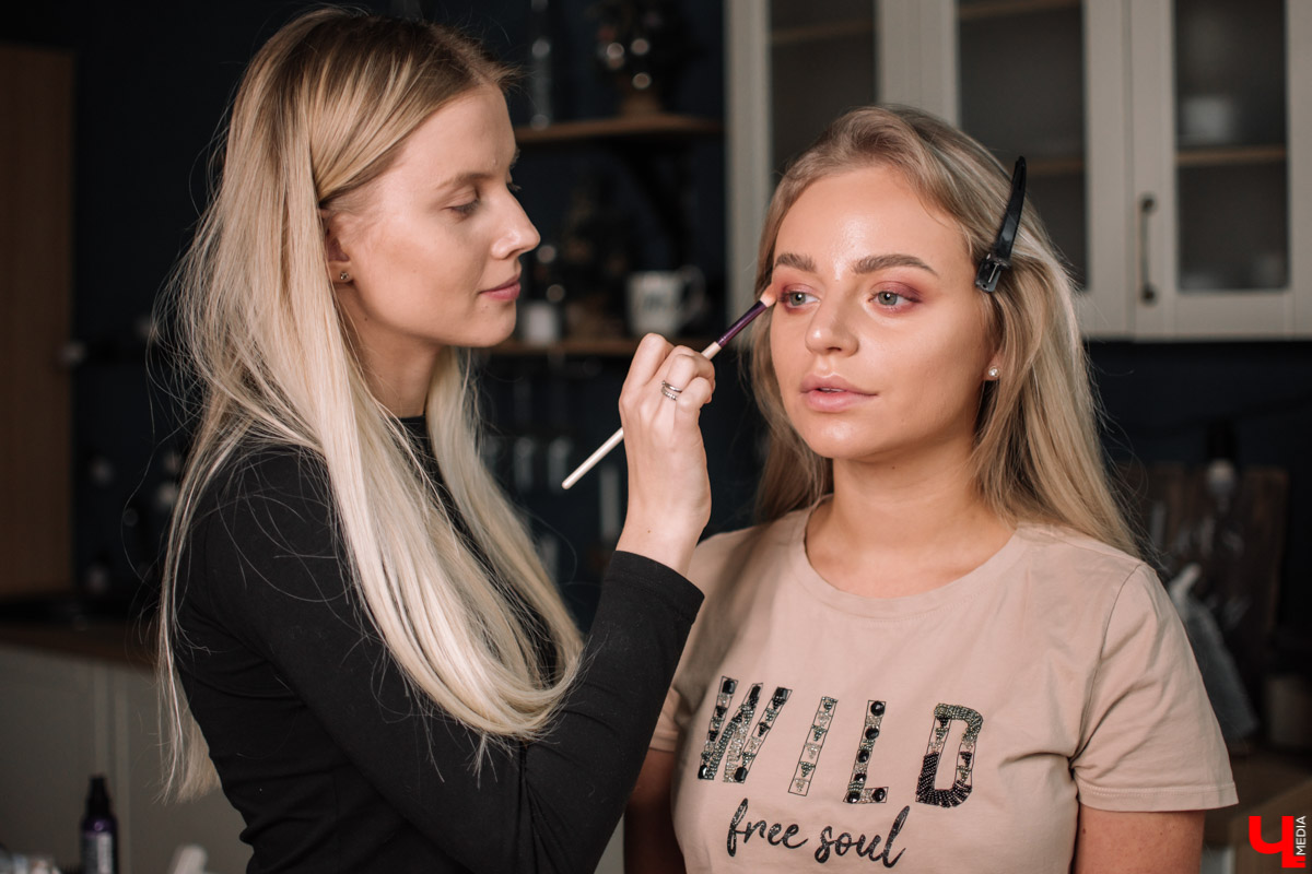 29 ноября прошли еще три фотосессии для календаря “Ключ-Медиа 2020”. На этот раз для фотографа Алены Смоляк позировали сексопильная Елизавета Барышева, стильная Ирина Борисова и милая Ольга Белова