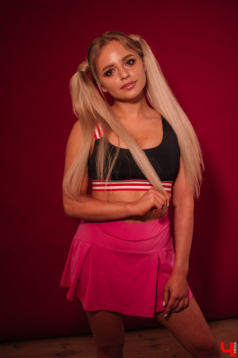 29 ноября прошли еще три фотосессии для календаря “Ключ-Медиа 2020”. На этот раз для фотографа Алены Смоляк позировали сексопильная Елизавета Барышева, стильная Ирина Борисова и милая Ольга Белова