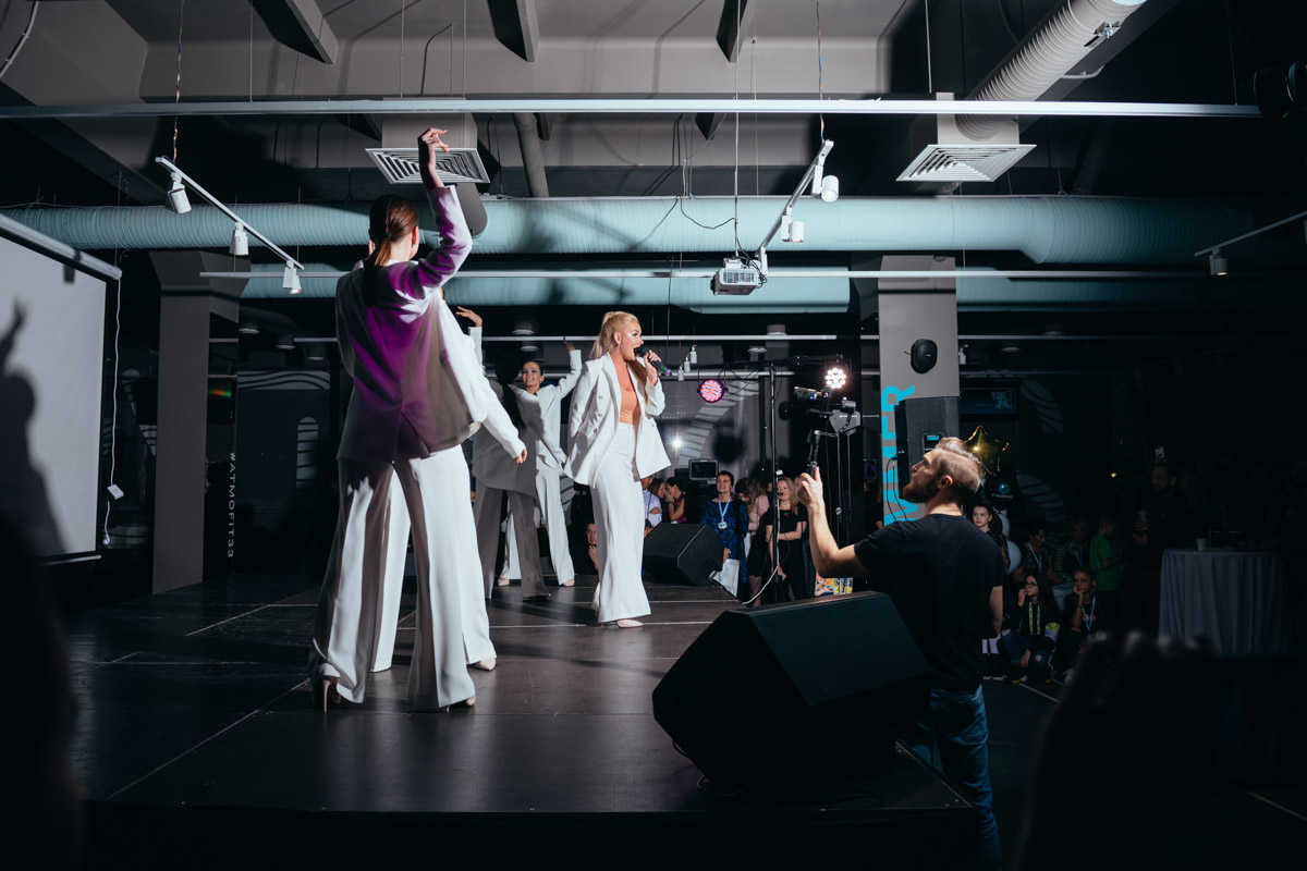 Фитнес-клуб “Атмосфера” отметил 2 года работы во Владимире. На празднике подвели итоги “Атмосферных игр”