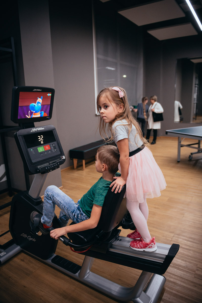 Фитнес-клуб “Атмосфера” отметил 2 года работы во Владимире. На празднике подвели итоги “Атмосферных игр”