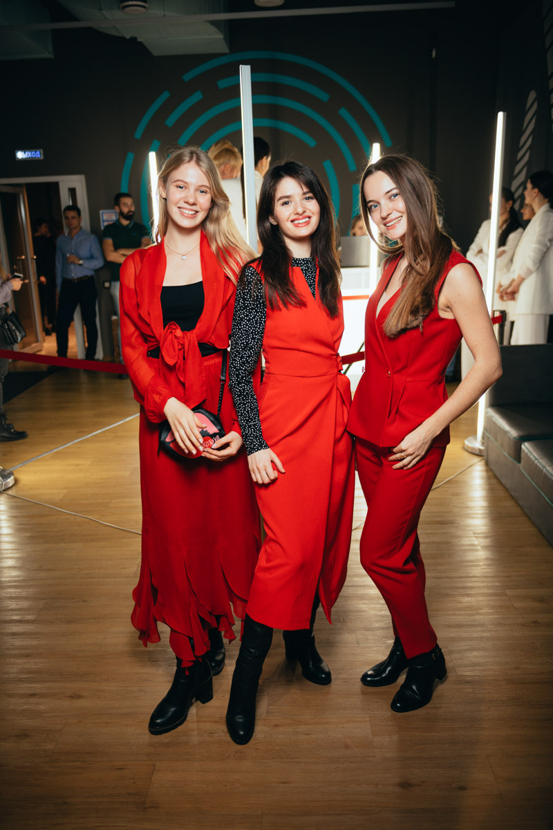 Фитнес-клуб “Атмосфера” отметил 2 года работы во Владимире. На празднике подвели итоги “Атмосферных игр”