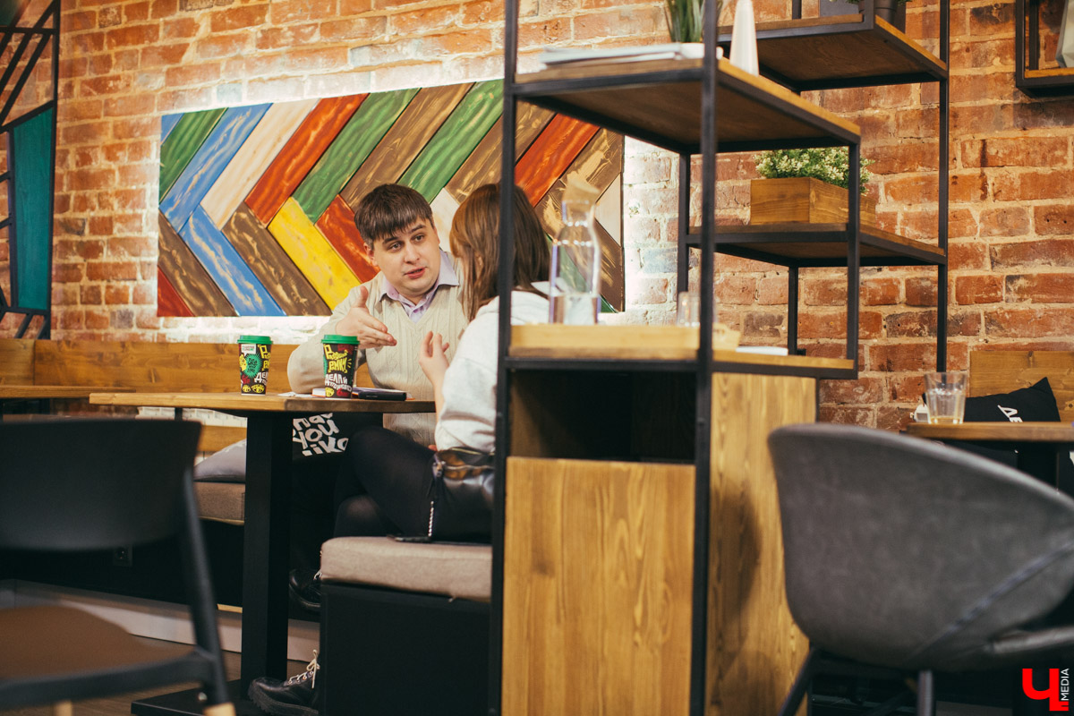 Таких специалистов готовит Владимирский университет! Физик Антон Бурцев поделился соображениями (основанными на опыте!), каких высот еще достигнет современная техника, и объяснил, чем занимаются сегодняшние ученые