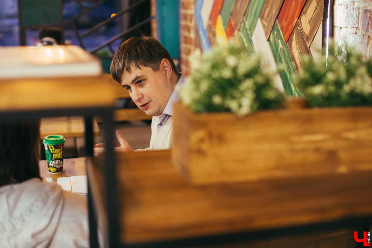 Таких специалистов готовит Владимирский университет! Физик Антон Бурцев поделился соображениями (основанными на опыте!), каких высот еще достигнет современная техника, и объяснил, чем занимаются сегодняшние ученые