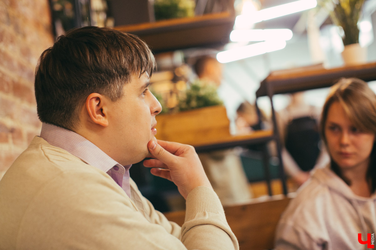 Таких специалистов готовит Владимирский университет! Физик Антон Бурцев поделился соображениями (основанными на опыте!), каких высот еще достигнет современная техника, и объяснил, чем занимаются сегодняшние ученые