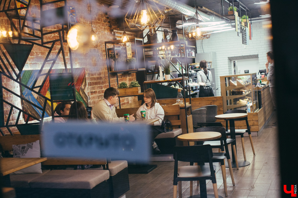 Таких специалистов готовит Владимирский университет! Физик Антон Бурцев поделился соображениями (основанными на опыте!), каких высот еще достигнет современная техника, и объяснил, чем занимаются сегодняшние ученые