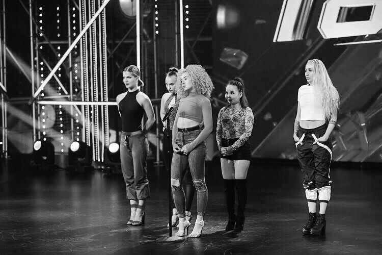 Анна Балаева из Коврова с легкостью прошла кастинг в шоу “ТАНЦЫ” на ТНТ. Планировала, конечно, победить, но вдруг пропала с голубых экранов. Что случилось, нам объяснил креативный продюсер программы Армен Оганян