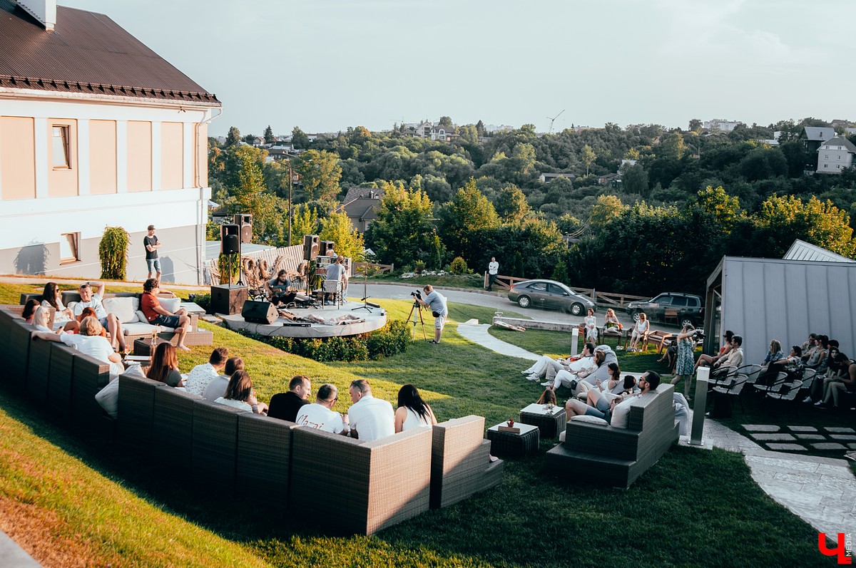 Старт ежегодной Премии “Ключ-Медиа 2019” в области досуга и развлечений был дан, а это значит, что пора знакомиться с ее участниками. Сегодня мы представим вам 11 претендентов на победу в номинации “Фестиваль года”