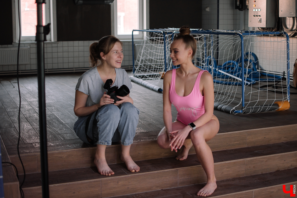 Евгения Бушкова, Арина Блохина и Мария Режевская - последние три девушки, которые позировали для календаря «Ключ-Медиа 2020». Причем в бассейне!