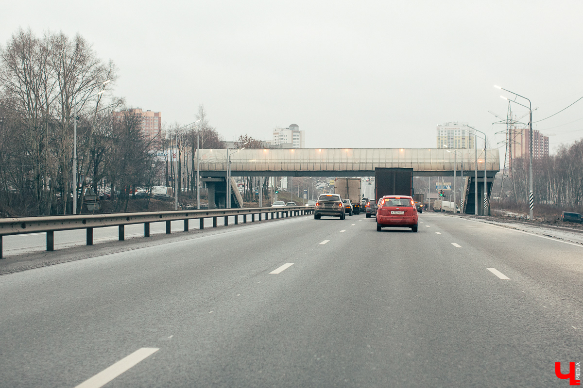 Разбираемся в проблеме левых поворотов на трассе М7. Специалисты по урбанистике высказались на тему их ликвидации.