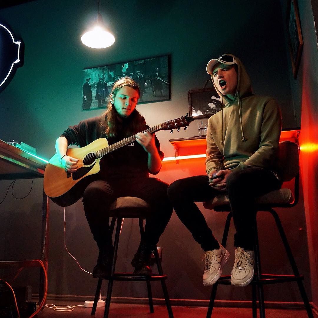 История о том, как стучащий по партам Саша Сорокин стал широко известным в узких кругах ударником и музыкантом - crypt'ом