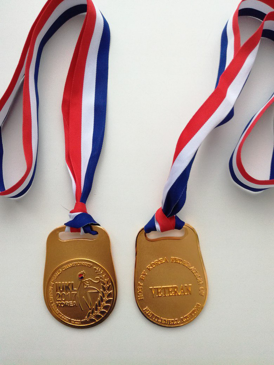 Дмитрий Пономарев заинтересовался гирями далеко не в молодости, что не помешало ему стать двукратным чемпионом мира и основателем владимирской федерации гиревого спорта. Хотите стать современным богатырем? Читайте, где и как этому можно научиться