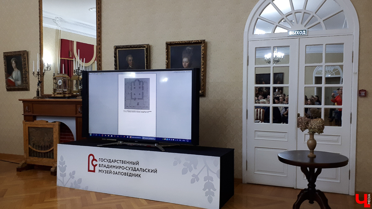 Доктор исторических наук Константин Аверьянов провел лекцию в “Палатах”. Выступление посвятил тайнам Свято-Успенского Княгининого женского монастыря