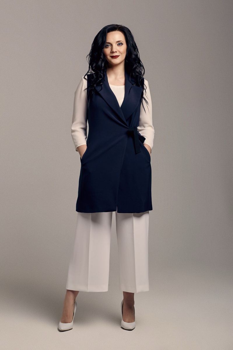 За три года владимирский дизайнер детской одежды Наталья Рязанова успела стать лауреатом Национальной премии в области индустрии моды в номинации «Лучшая праздничная коллекция 2019 года». Детки в ее нарядахе блестяще выступили на Moscow fashion week, а также на показе у Вячеслава Зайцева