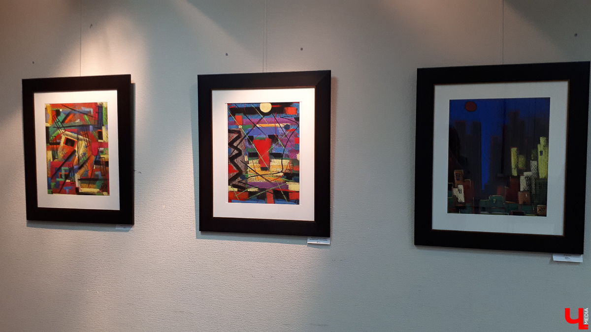 До 14 января в Выставочных залах на Большой Московской можно увидеть картины Александра Волкова. Художник и бизнесмен поделился проектом «Вот опять окно, где опять не спят…»